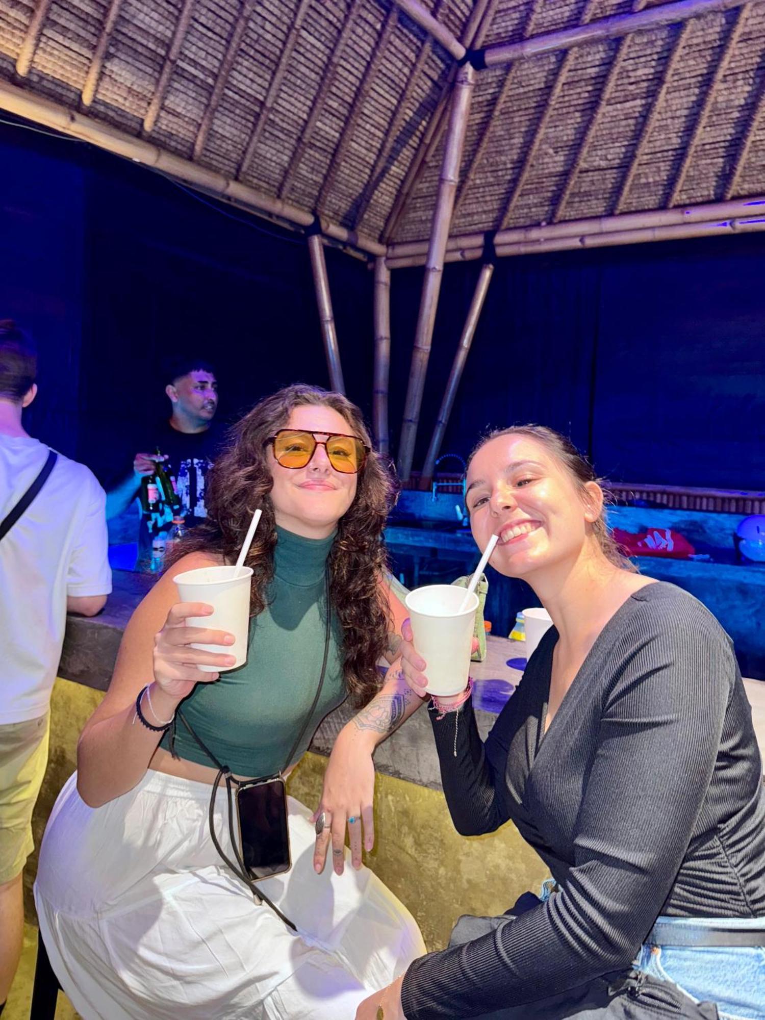 Canggu Central Hostel מראה חיצוני תמונה