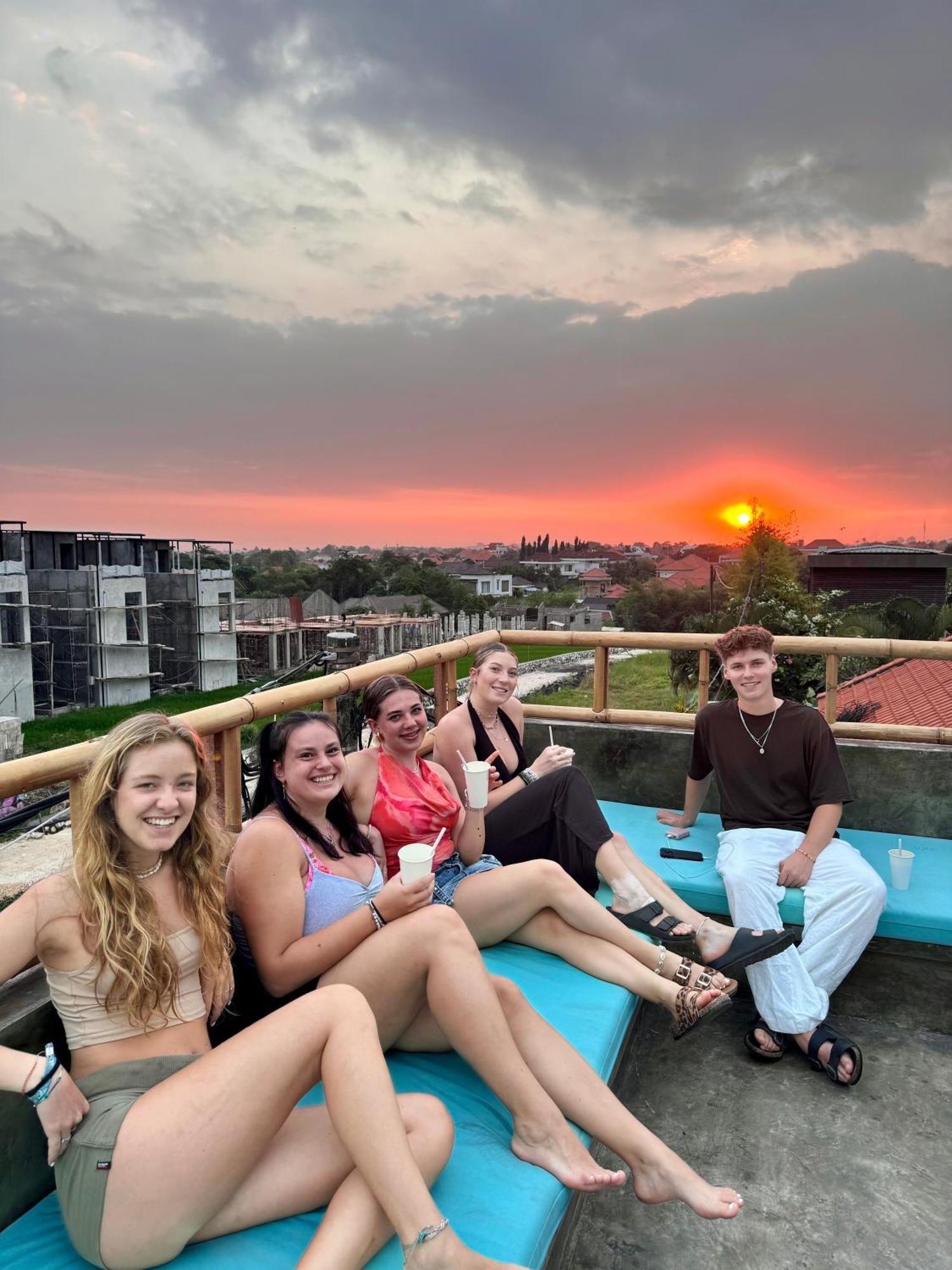 Canggu Central Hostel מראה חיצוני תמונה