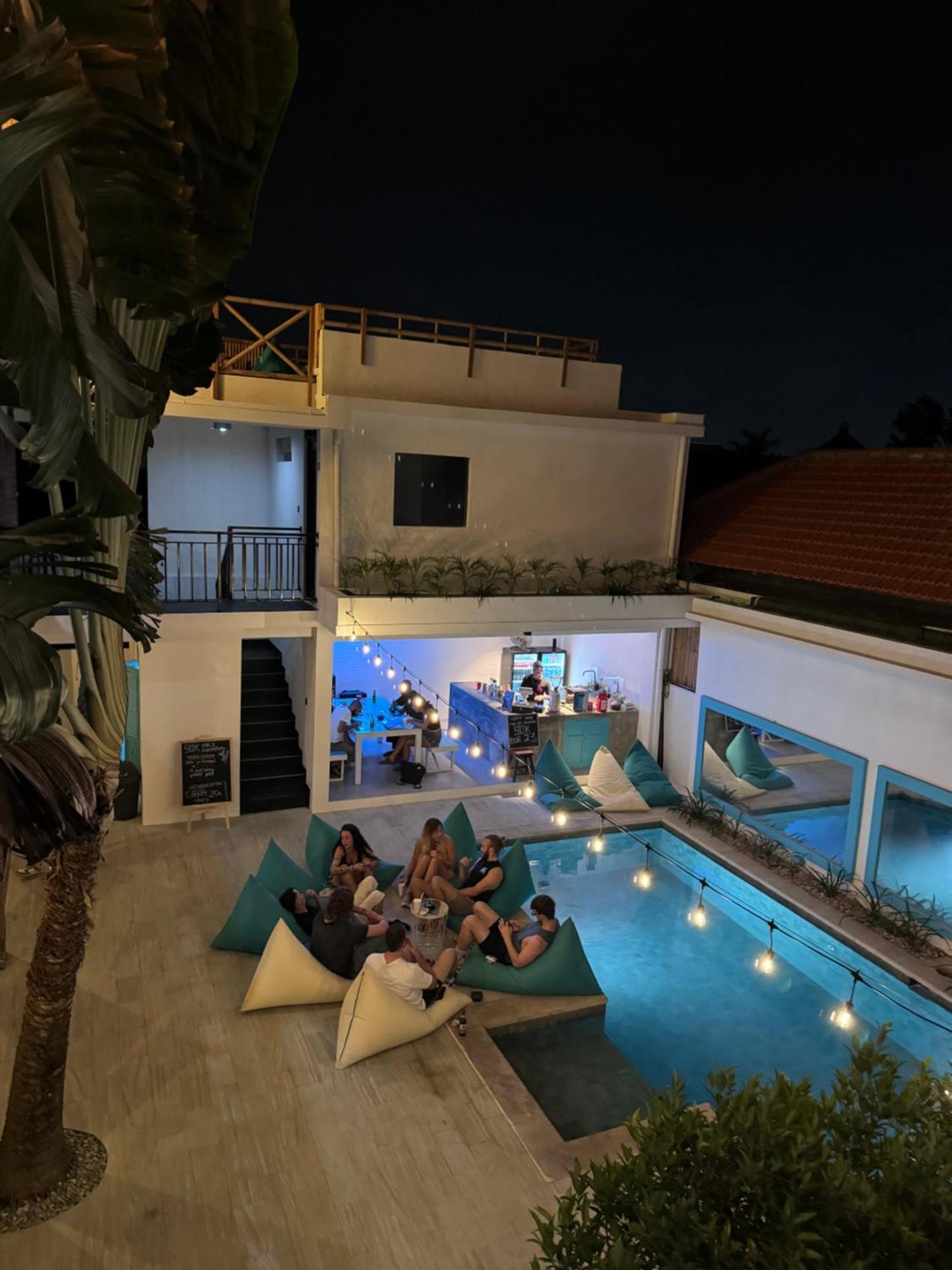 Canggu Central Hostel מראה חיצוני תמונה