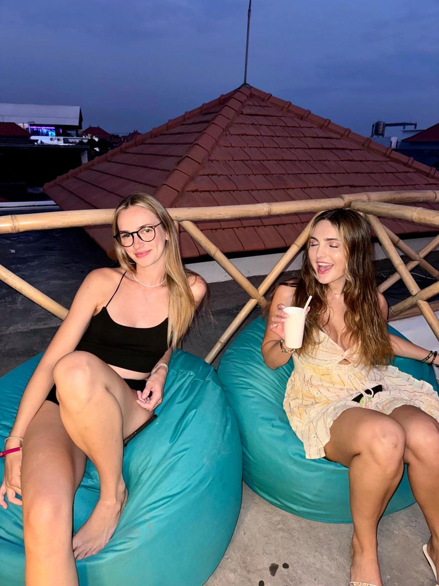 Canggu Central Hostel מראה חיצוני תמונה