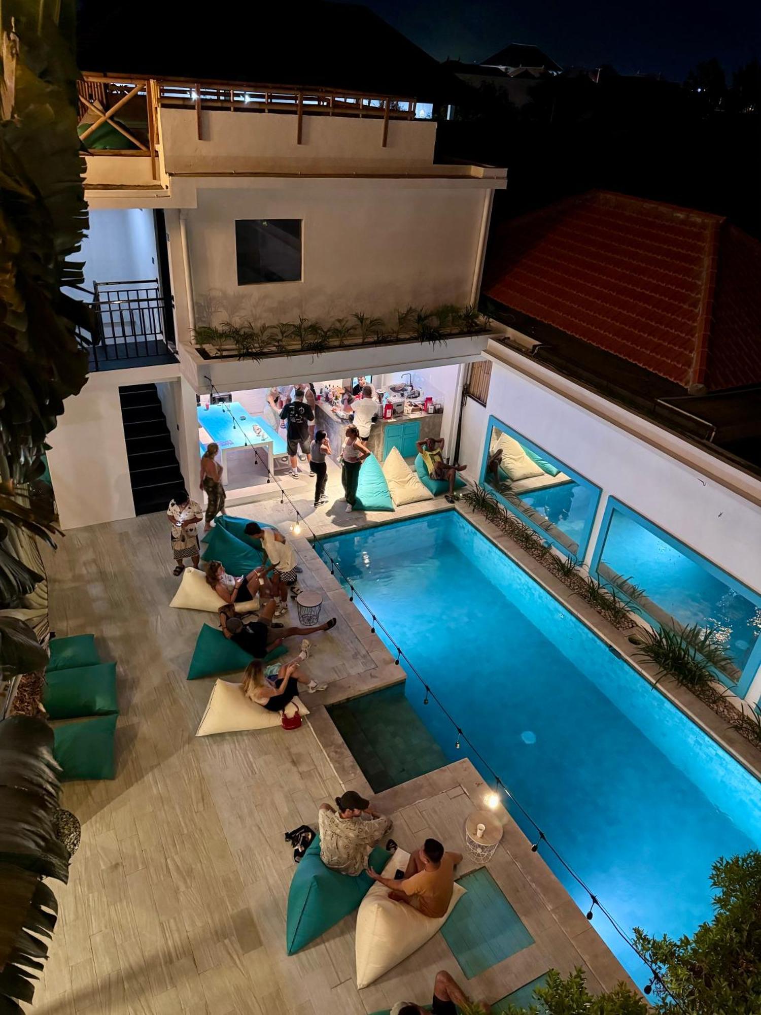 Canggu Central Hostel מראה חיצוני תמונה