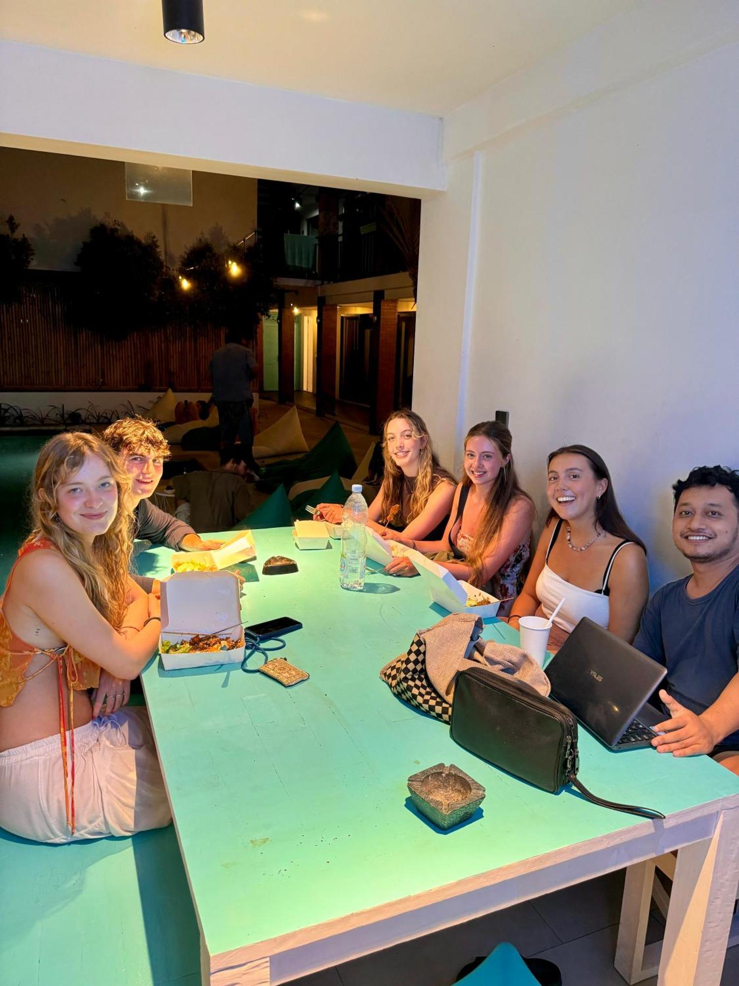 Canggu Central Hostel מראה חיצוני תמונה